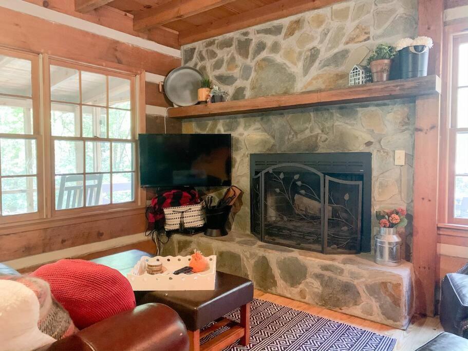 블루리지 Hot Tub, Porch Swing Bed, Fire Pit, Aska Adventure 빌라 외부 사진